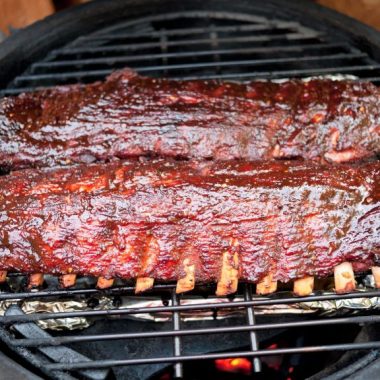 Barbecued ribs on the grill.